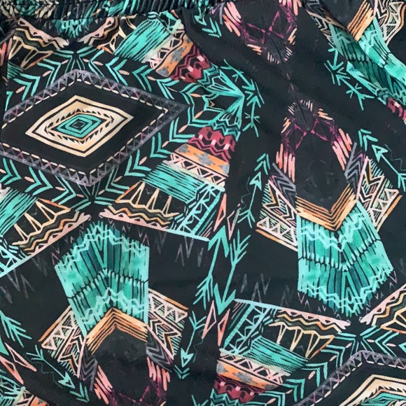 Abstract Onzie Shorts M/L - Picture 3 of 7